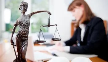 В чем заключается претензионная работа юриста?
