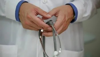 На 9 вакансий врачей в Тампере подано всего 11 заявлений